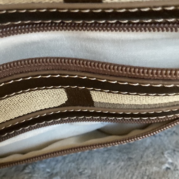 NINE WEST💫 Brown/Tan Crossbody Zipper Handbag - Picture 8 of 8